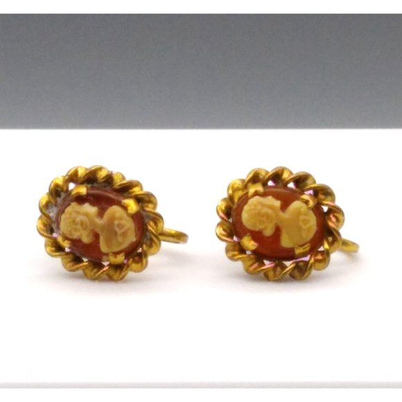 Vintage Cameo Screw Back Earrings, Romantic Love Gift, Classic Style - Picture 2 of 4